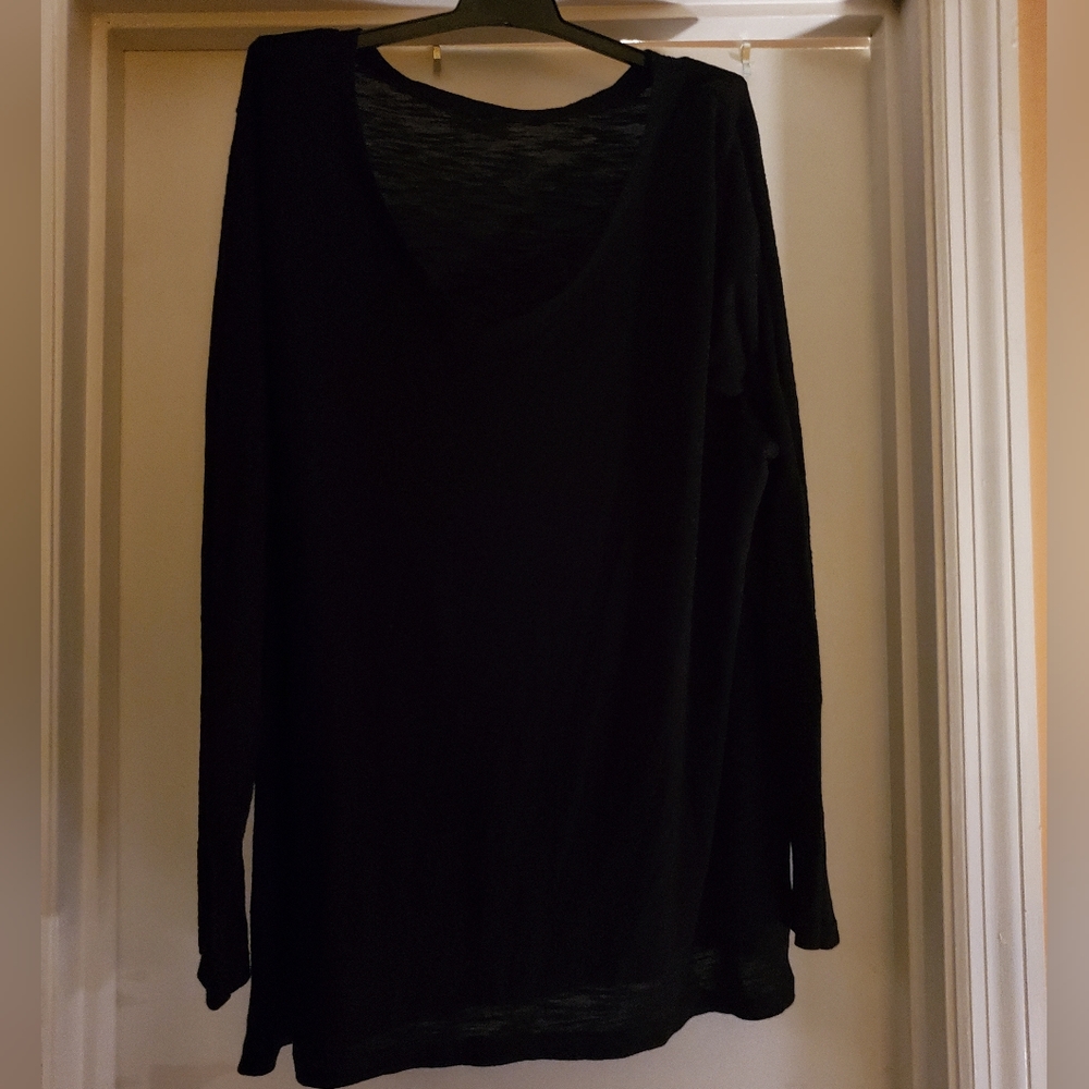 Black V neck top